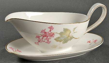 The Idlewild Gravy Boat with Attached Underplate