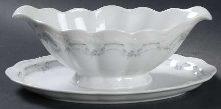 Iris Gravy Boat with Attached Underplate