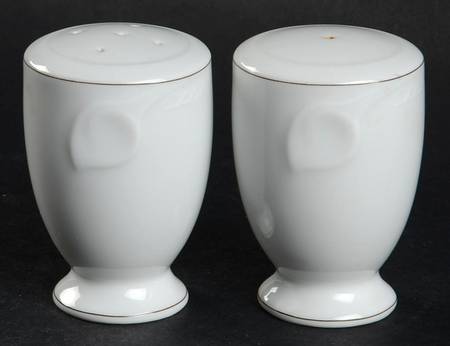 Jeunesse Salt & Pepper Set