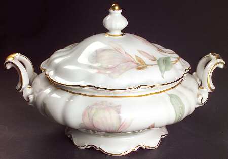 Magnolia (7948, Sylvia, White) Round Covered Vegetable