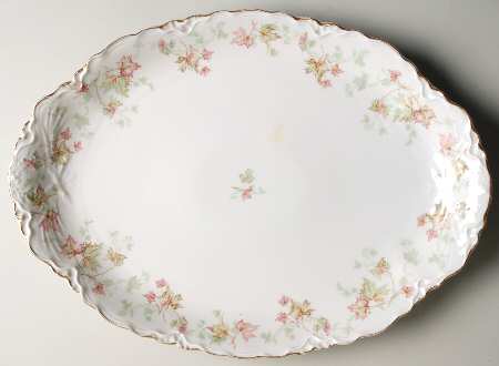 Maple Leaf (Scalloped) 15" Oval Serving Platter