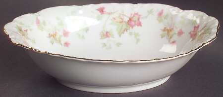 Maple Leaf (Scalloped) 8" Oval Vegetable Bowl