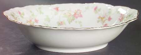 Maple Leaf (Scalloped) 9" Oval Vegetable Bowl