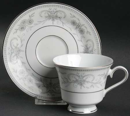 Marguerite Footed Cup & Saucer Set