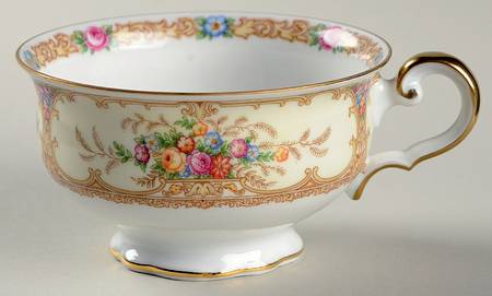 The Meadowbrook Footed Cup