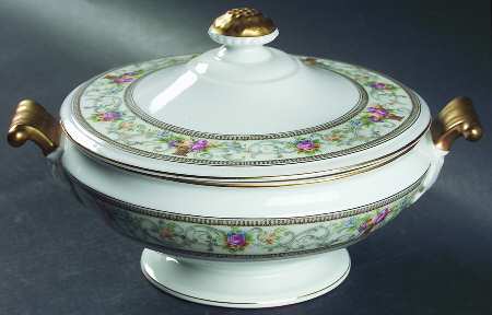 The Meriden Round Covered Vegetable
