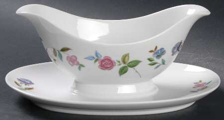 Montage Gravy Boat with Attached Underplate