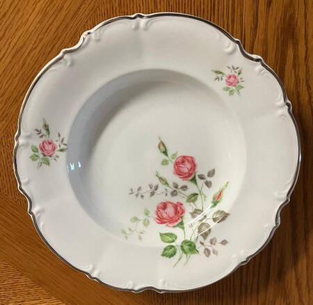 Moss Rose Rim Soup Bowl