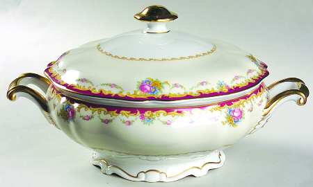 The Nanton White with Goldscroll Round Covered Vegetable