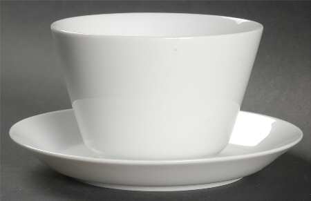 Noblesse Gravy Boat with Attached Underplate