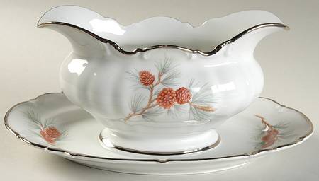 The Pine Gravy Boat with Attached Underplate