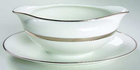 Puritan Gravy Boat with Attached Underplate