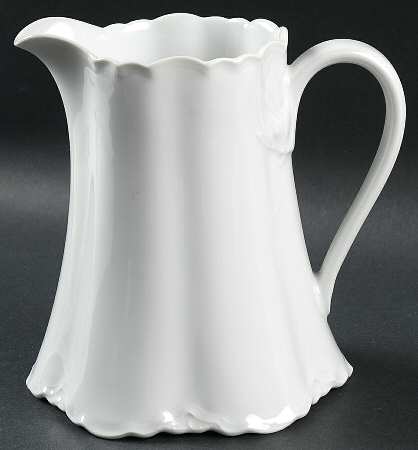 Racine (All White) 32 Oz Pitcher