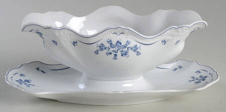 Rebecca Gravy Boat with Attached Underplate