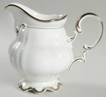 Revere (White) 32 Oz Pitcher