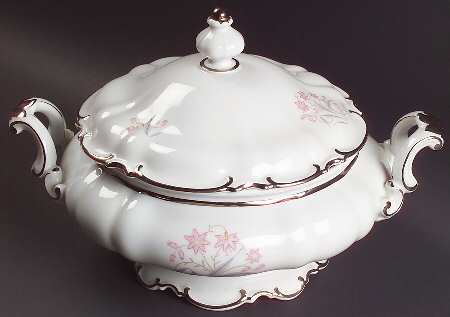 The Rondo Round Covered Vegetable