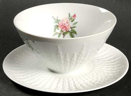 Rosita Gravy Boat with Attached Underplate