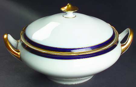 Scarborough Round Covered Vegetable