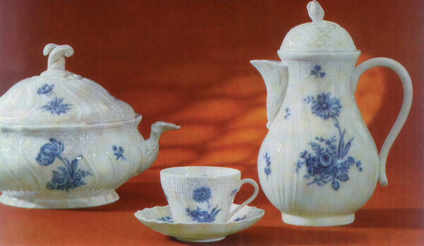 Schonbrunn Flat Cup & Saucer Set