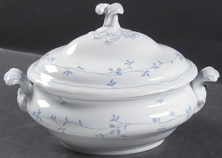 Seehof Oval Covered Vegetable