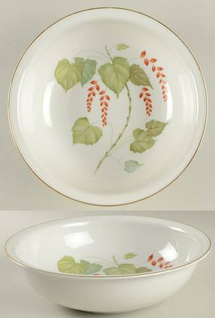 The Silver Poplar 9" Round Vegetable Bowl