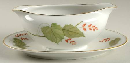 The Silver Poplar Gravy Boat with Attached Underplate