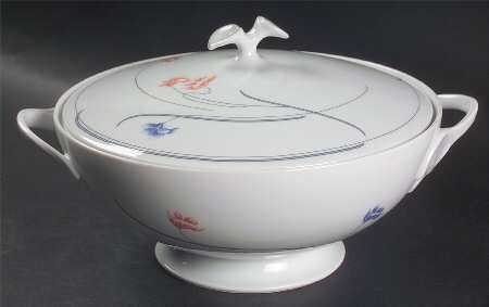 St. Michel Round Covered Vegetable