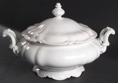 Sylvia (All White, No Trim) Round Covered Vegetable