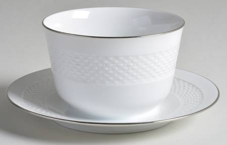 Tradition Platinum Gravy Boat with Attached Underplate