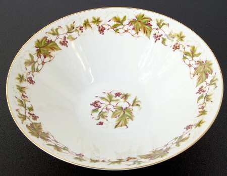 Trailing Vine 9" Round Vegetable Bowl
