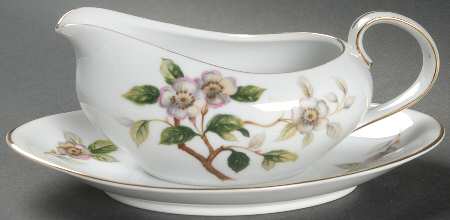 Dogwood Gravy Boat & Underplate
