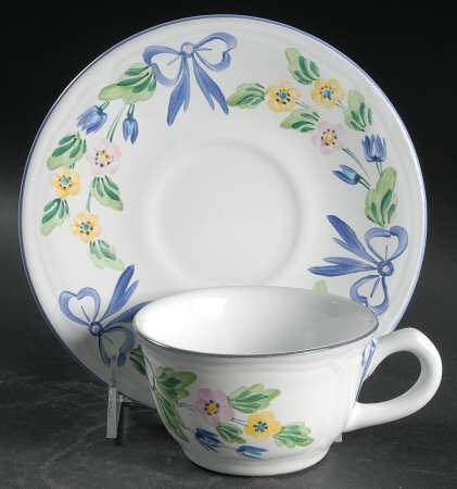 Bow Flat Cup & Saucer Set
