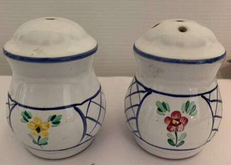 Lattice Hill Salt & Pepper Set