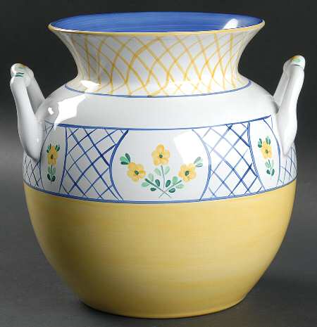 Lattice Hill 8" Handled Vase
