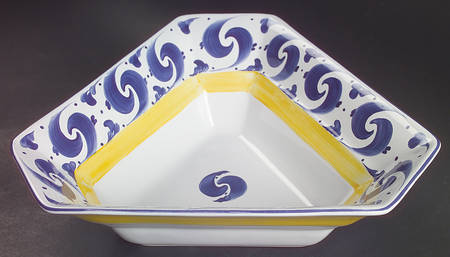 Splash Triangular Vegetable Bowl