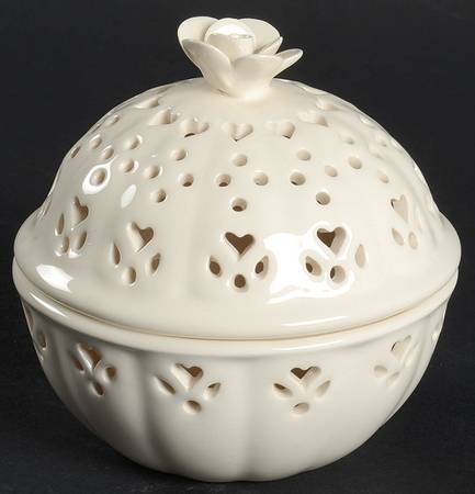Creamware Pierced Small Potpourri with Lid