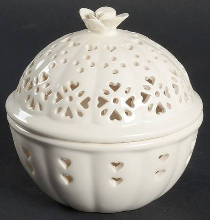 Creamware Pierced Medium Potpourri with Lid