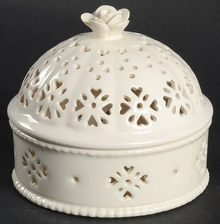 Creamware Pierced Dome Potpourri with Lid