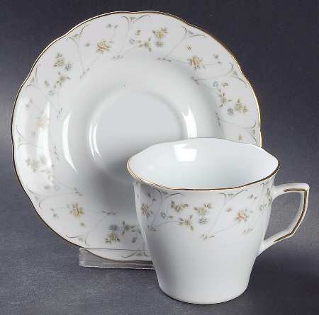 Briarwood Flat Cup & Saucer Set