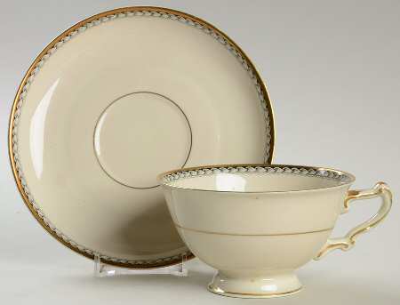 14735 Footed Cup & Saucer Set