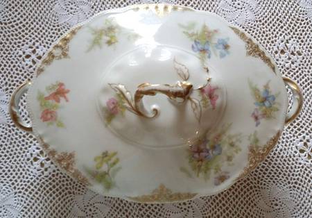 Schleiger 327a Oval Covered Vegetable