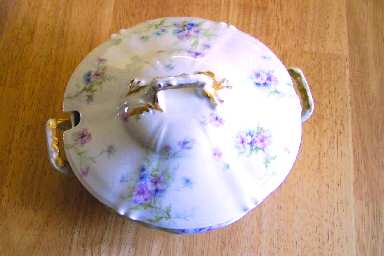 Schleiger 156 Tureen &  Lid