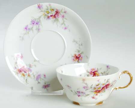 H608 Footed Cup & Saucer Set