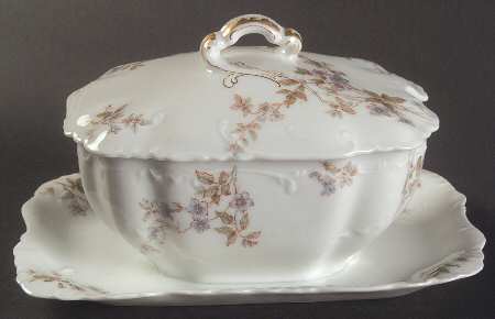 Schleiger 464B Gravy Boat w/Attached Underplate & Lid