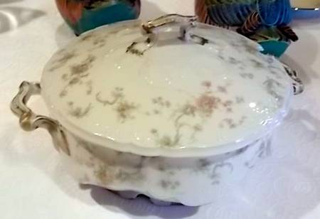 Schleiger 57-8 Round Covered Vegetable