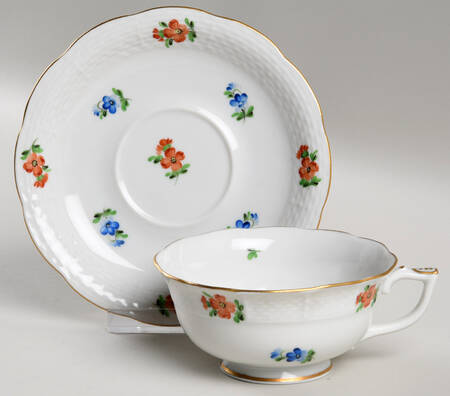 HER10 Footed Cup & Saucer Set