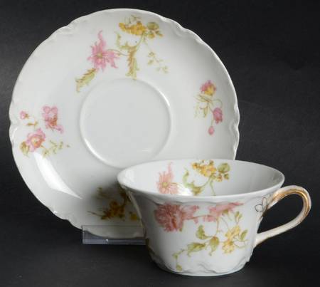 Schleiger 221b Flat Cup & Saucer Set