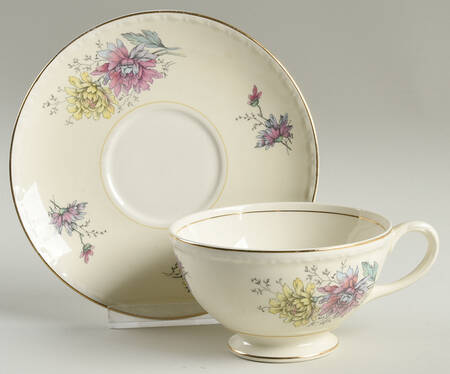 G3443 Footed Cup & Saucer Set