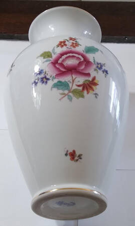 HER12 9" Vase
