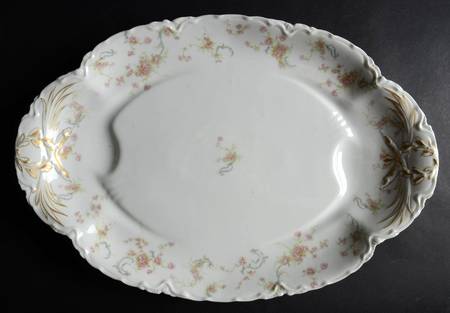 Schleiger 57A-1 17" Oval Platter with Well